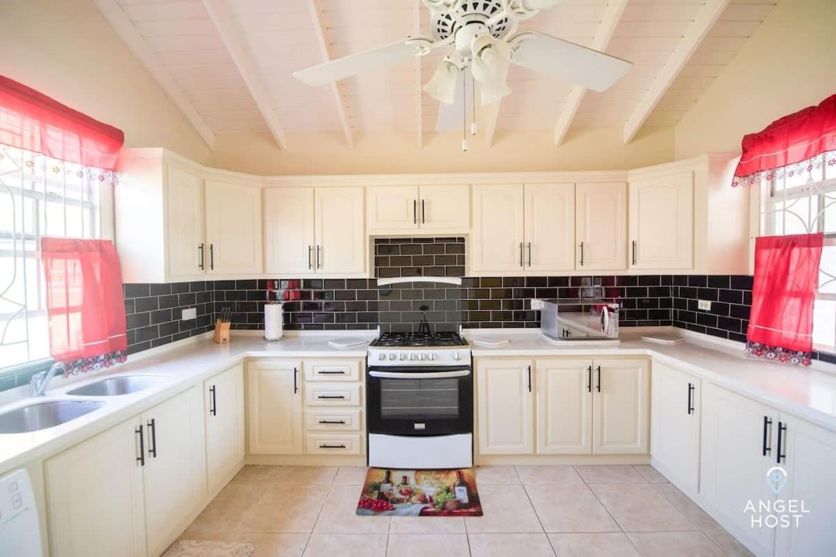 Beachy Cottage I Kitchen I Wi-Fi I Shaded Cabana I Parking Saint Phillip Exterior foto