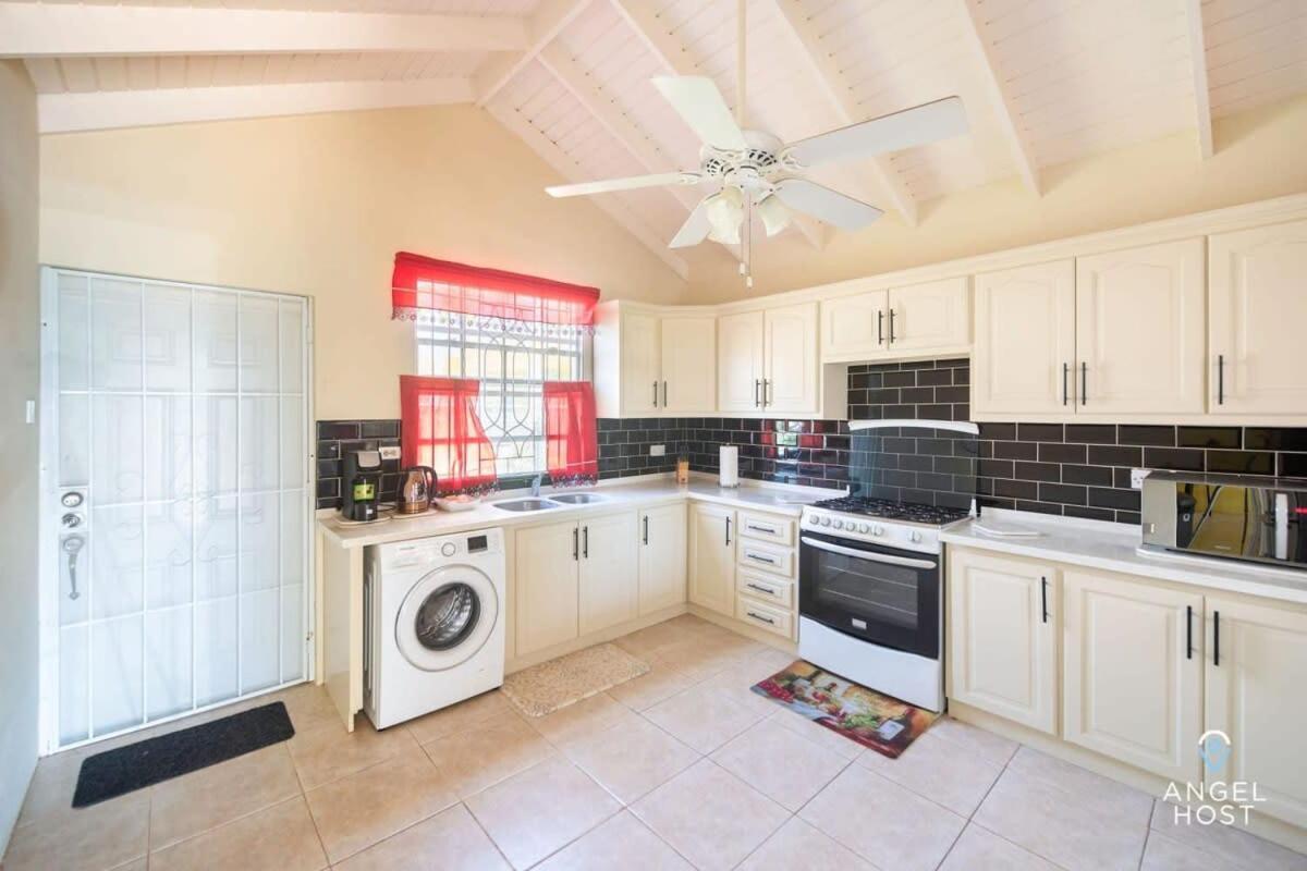 Beachy Cottage I Kitchen I Wi-Fi I Shaded Cabana I Parking Saint Phillip Exterior foto