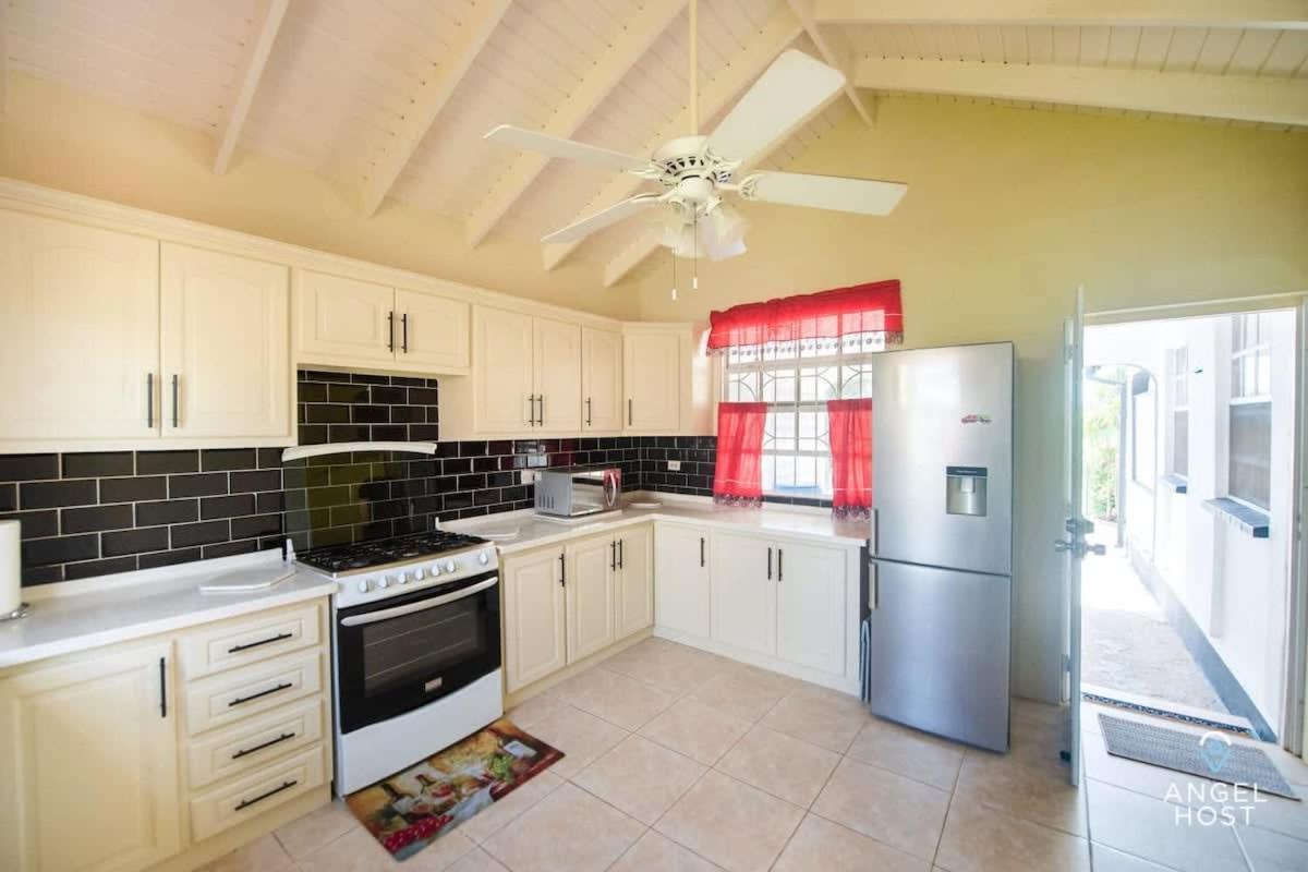 Beachy Cottage I Kitchen I Wi-Fi I Shaded Cabana I Parking Saint Phillip Exterior foto